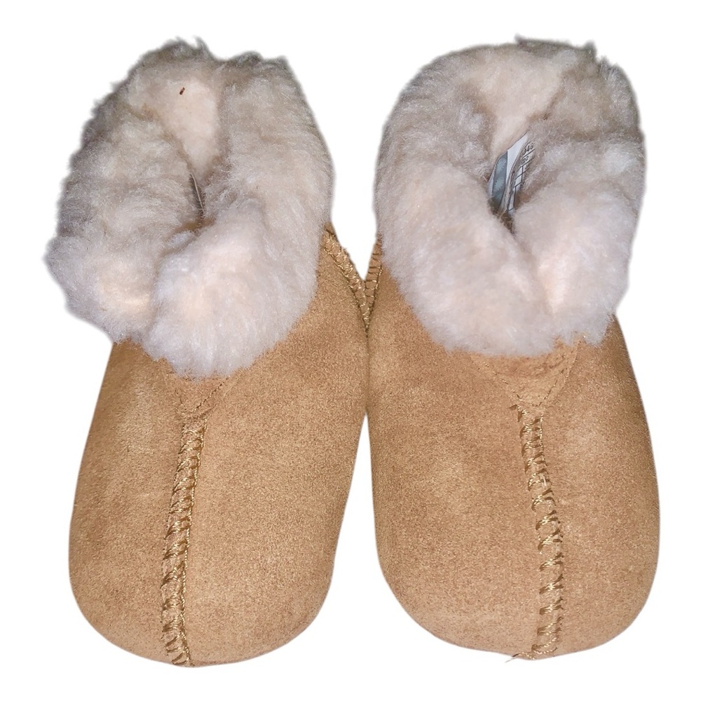 🎉HP🎉UGG Suede Boots with Plush Lining